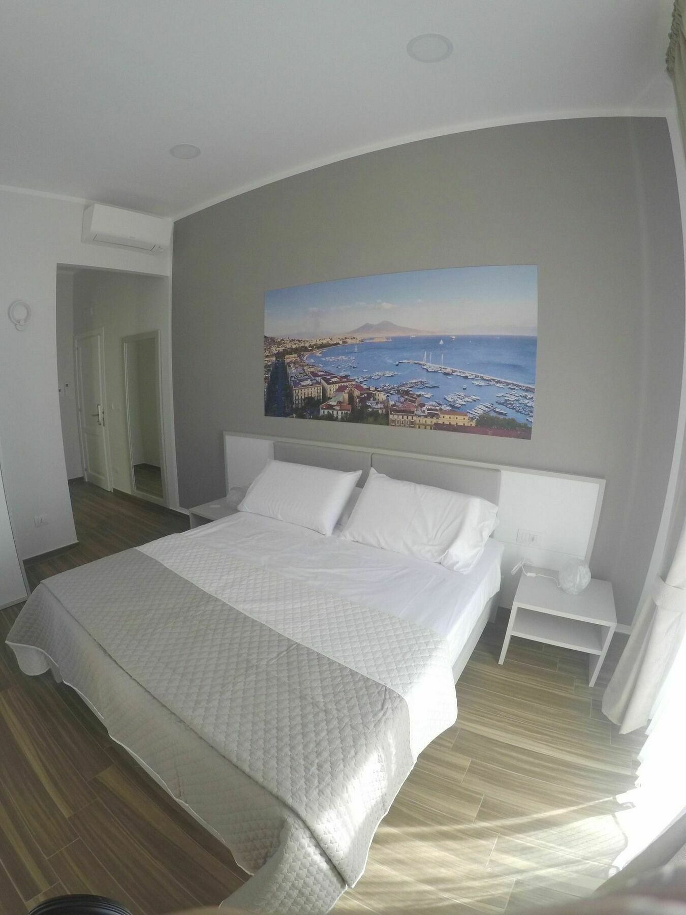 Rooms Stazione Centrale Наполи Екстериор снимка