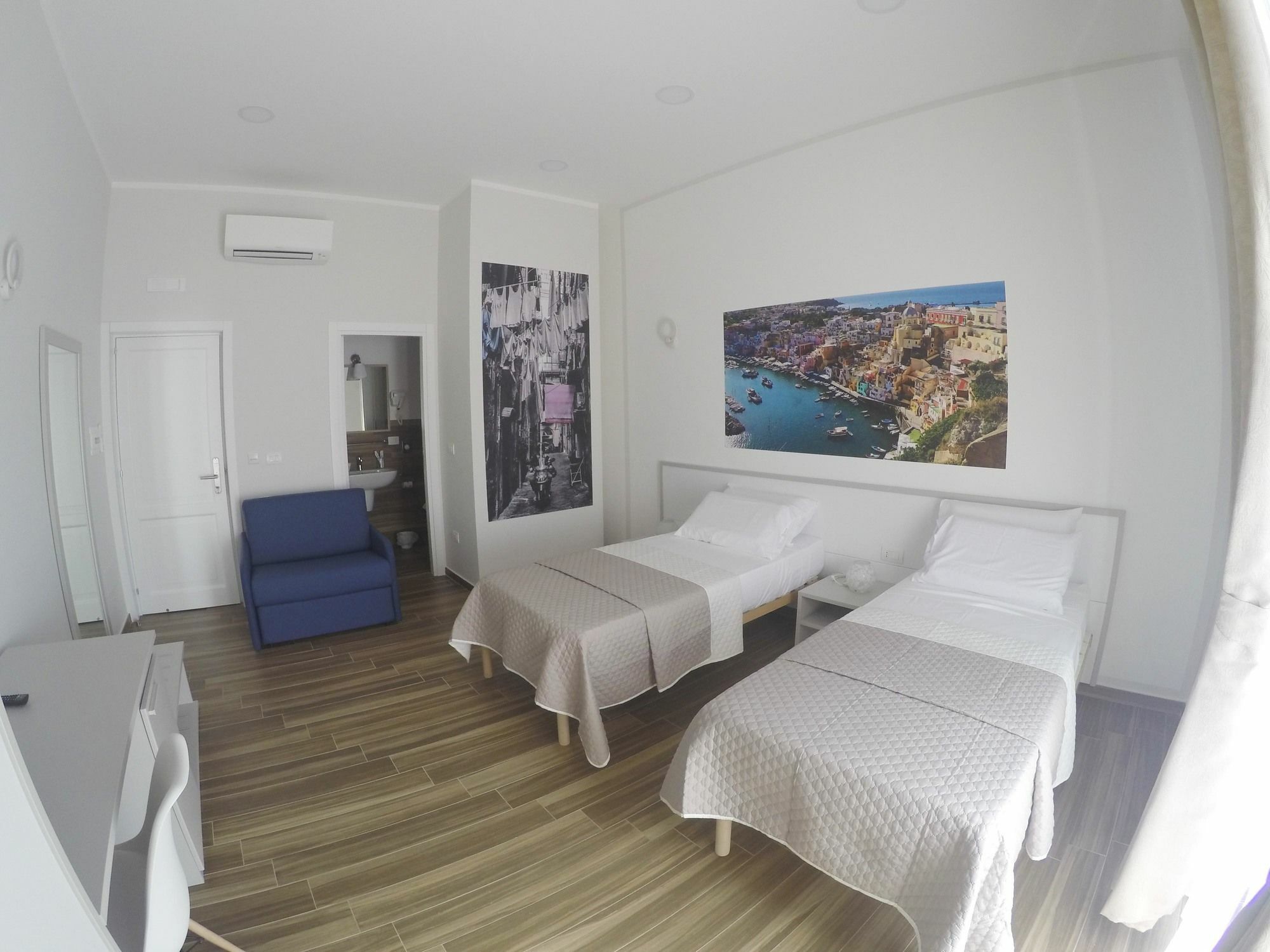 Rooms Stazione Centrale Наполи Екстериор снимка