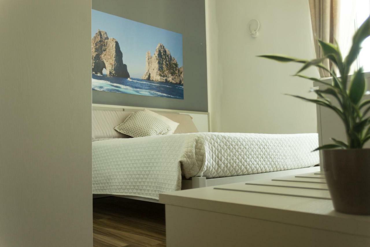 Rooms Stazione Centrale Наполи Екстериор снимка