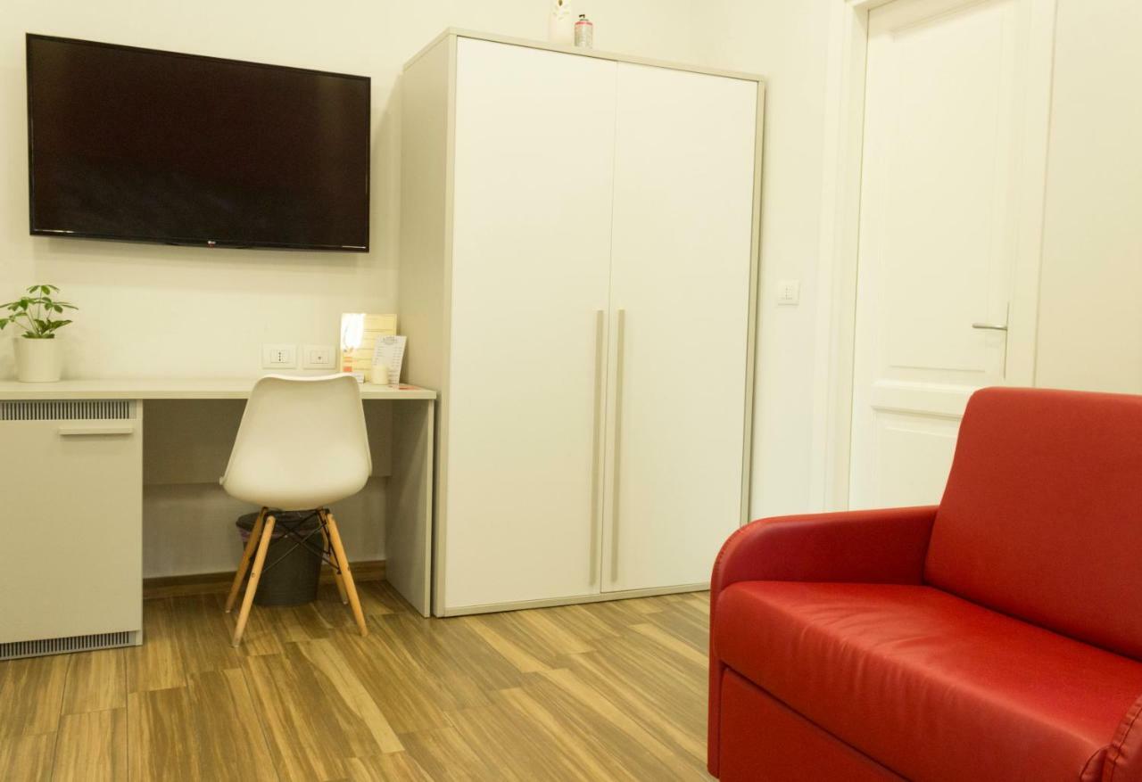 Rooms Stazione Centrale Наполи Екстериор снимка