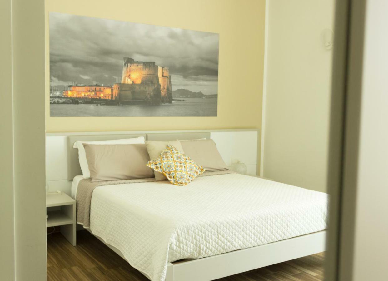 Rooms Stazione Centrale Наполи Екстериор снимка