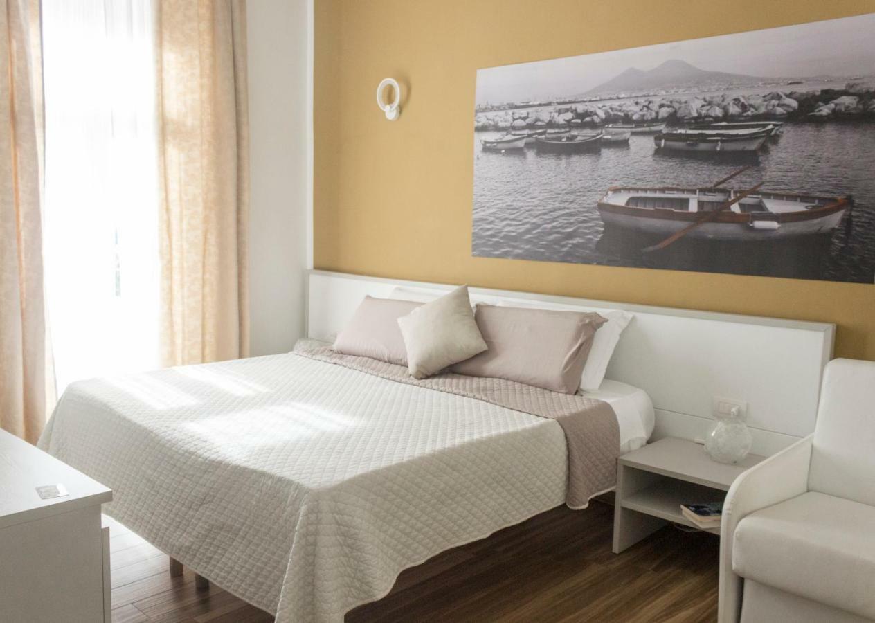 Rooms Stazione Centrale Наполи Екстериор снимка