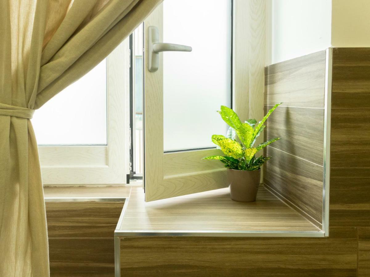 Rooms Stazione Centrale Наполи Екстериор снимка
