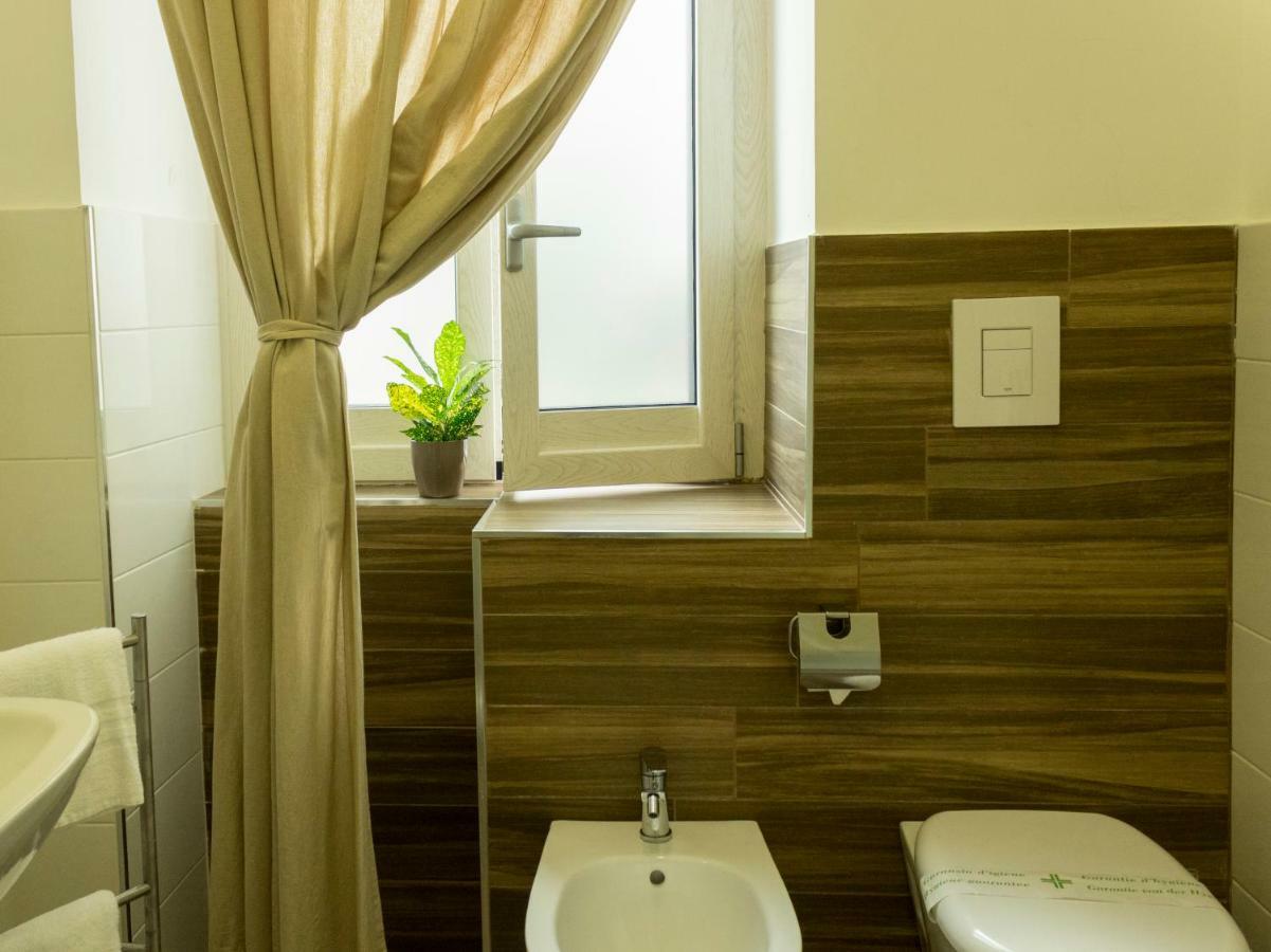 Rooms Stazione Centrale Наполи Екстериор снимка
