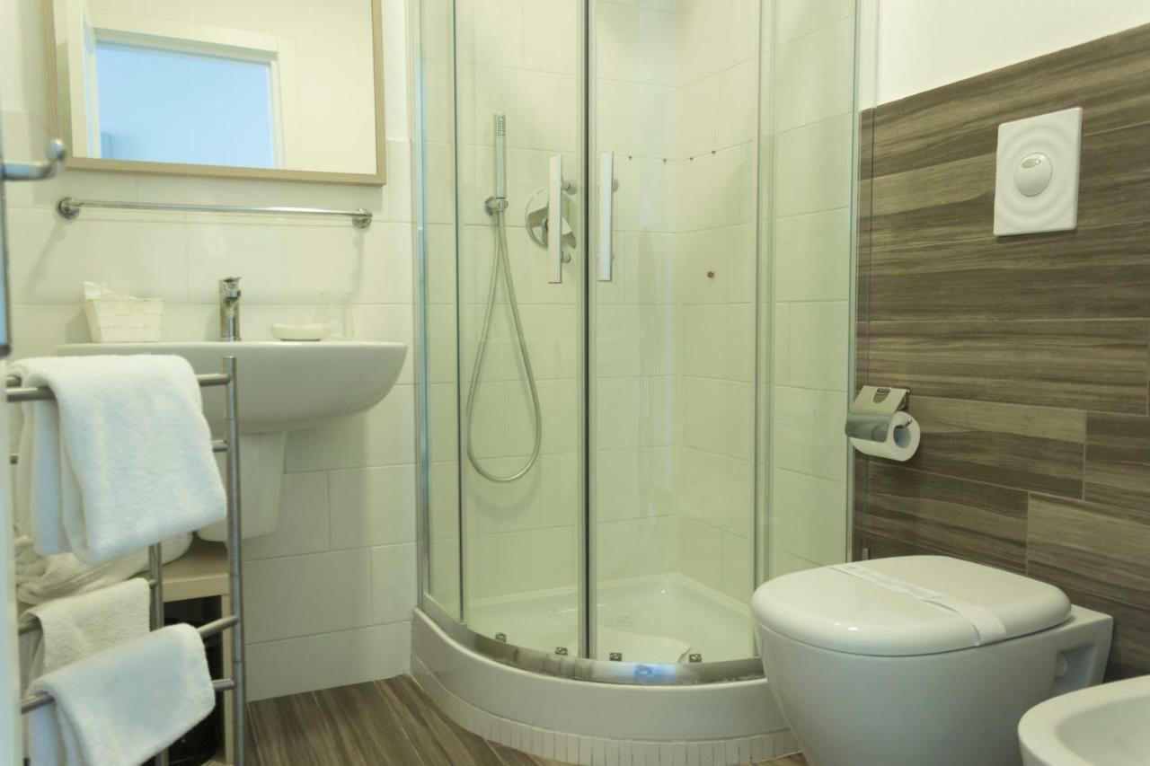 Rooms Stazione Centrale Наполи Екстериор снимка